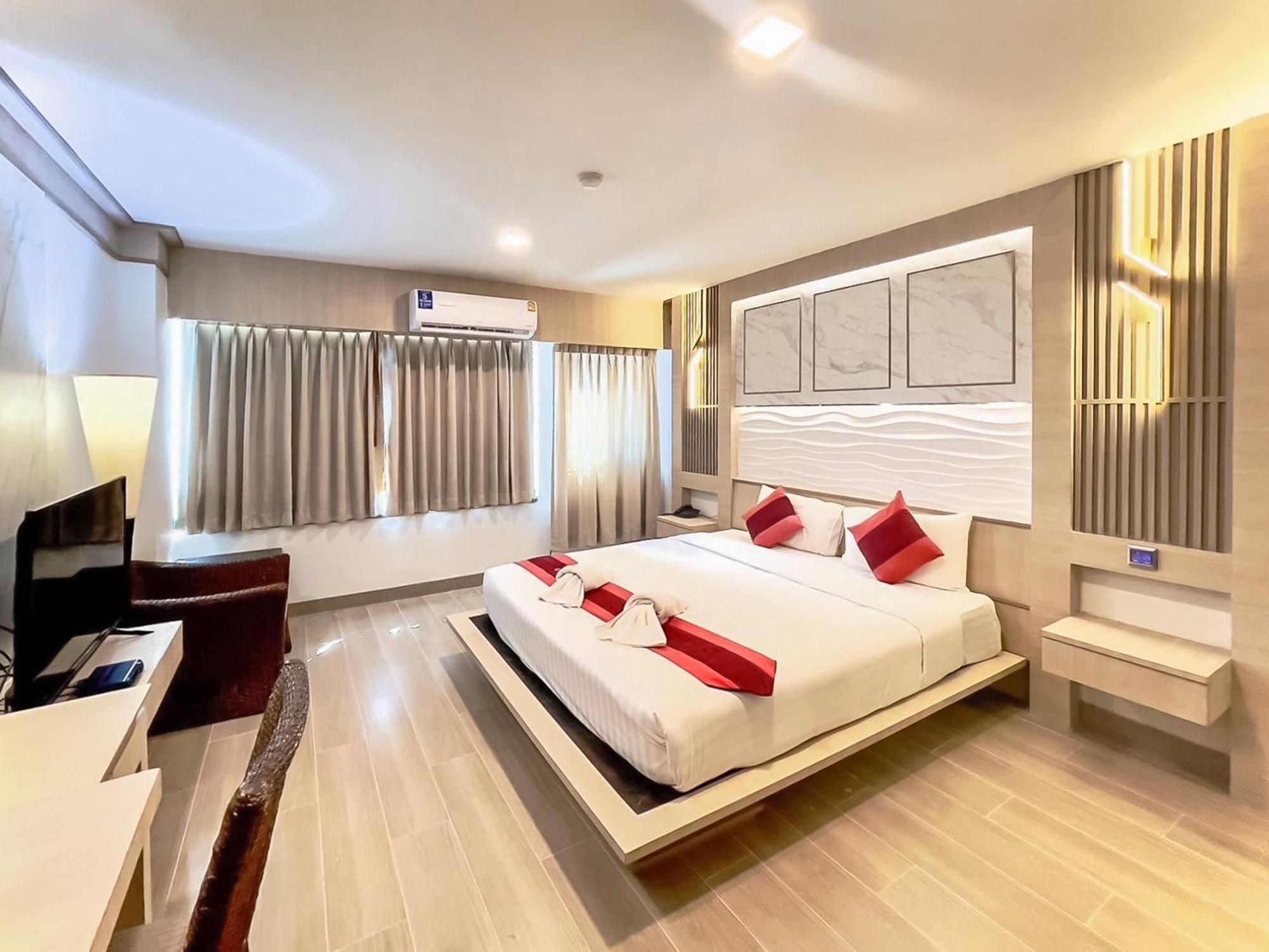 Ruean Phae Royal Park Hotel Phitsanulok Esterno foto