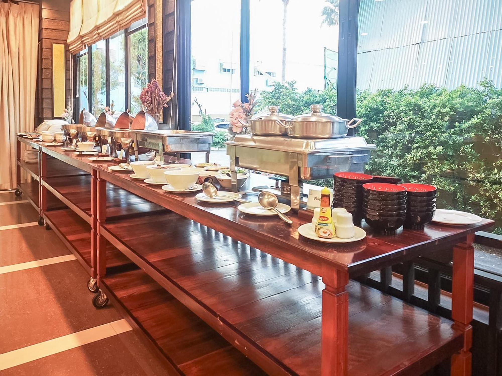 Ruean Phae Royal Park Hotel Phitsanulok Esterno foto